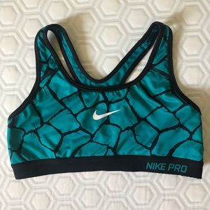 🎀Nike medium support sports bra🎀